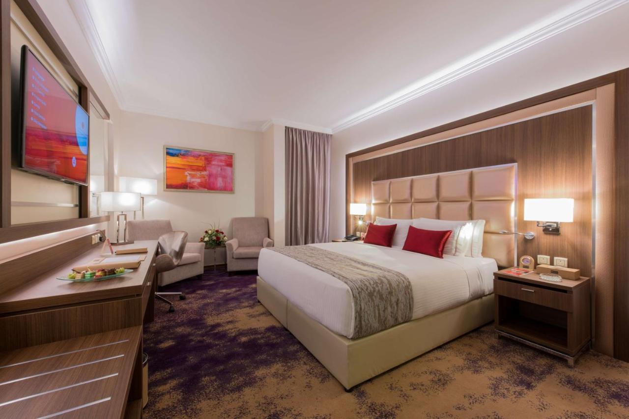 Ramada By Wyndham Continental Jeddah Hotel Екстериор снимка