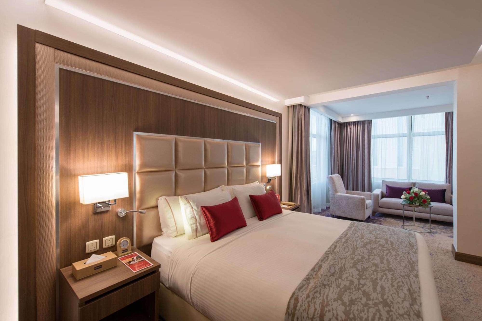 Ramada By Wyndham Continental Jeddah Hotel Екстериор снимка