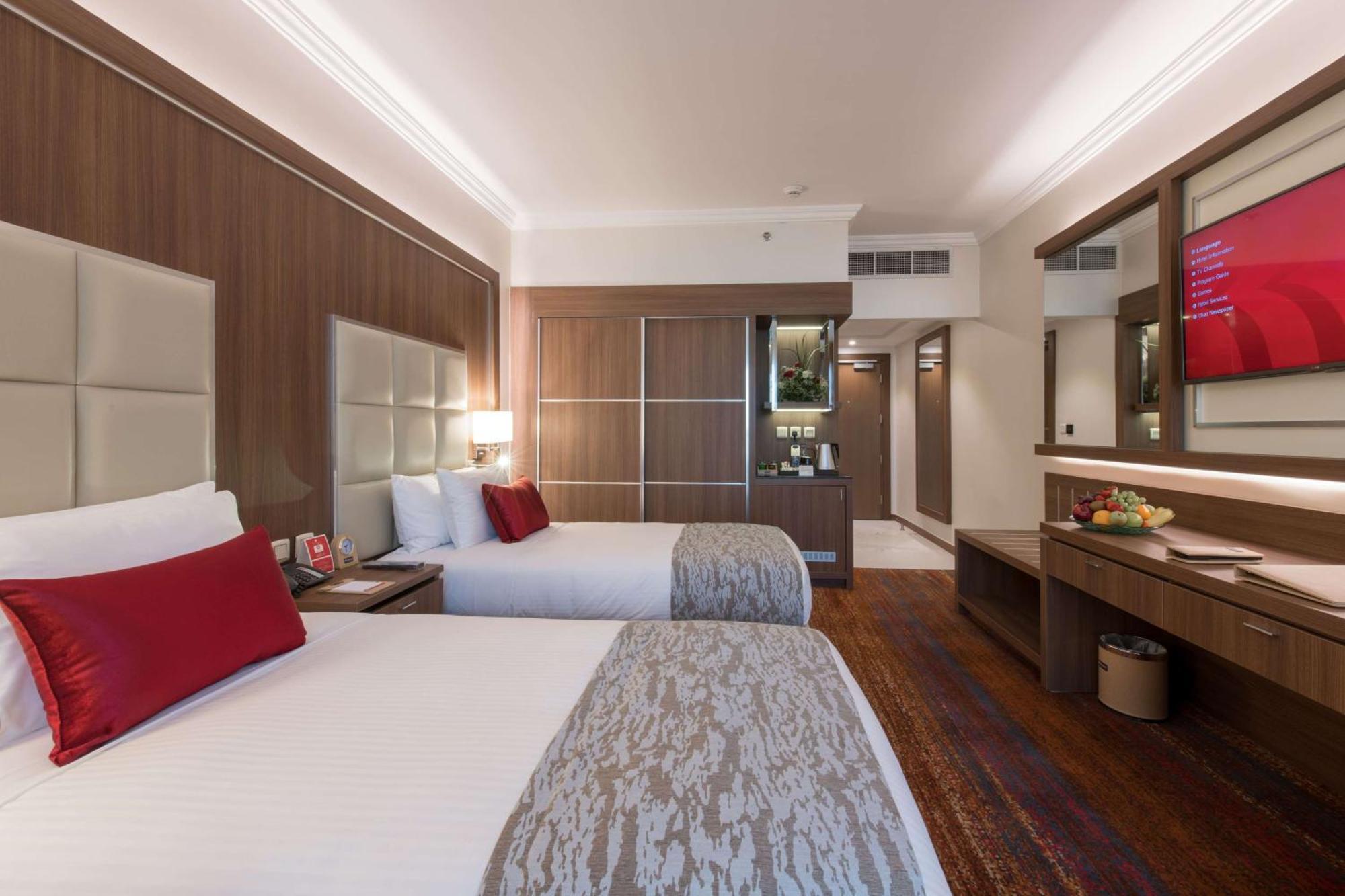 Ramada By Wyndham Continental Jeddah Hotel Екстериор снимка