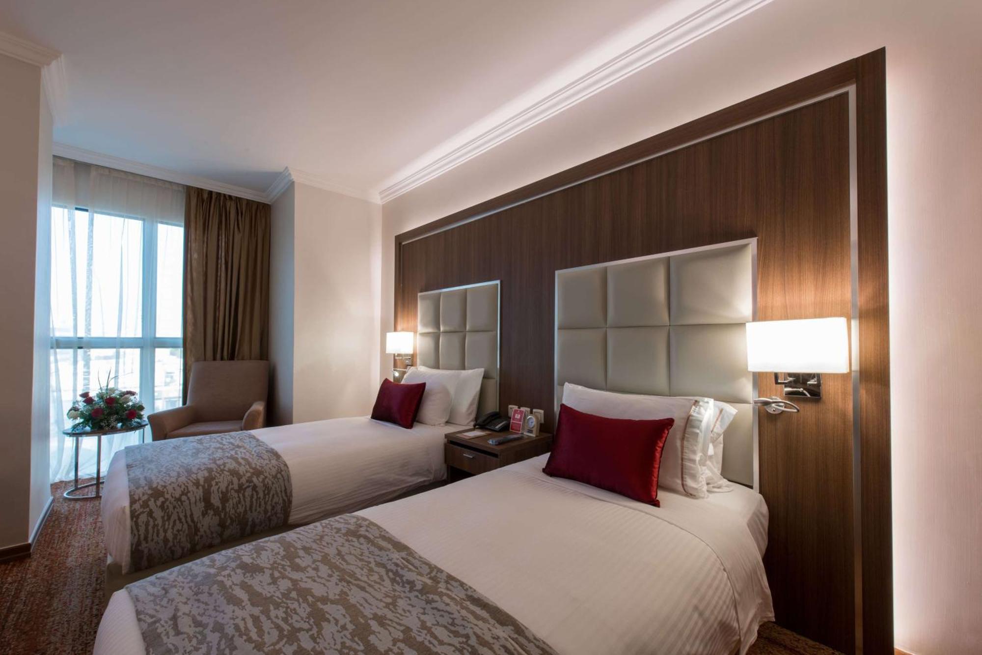 Ramada By Wyndham Continental Jeddah Hotel Екстериор снимка