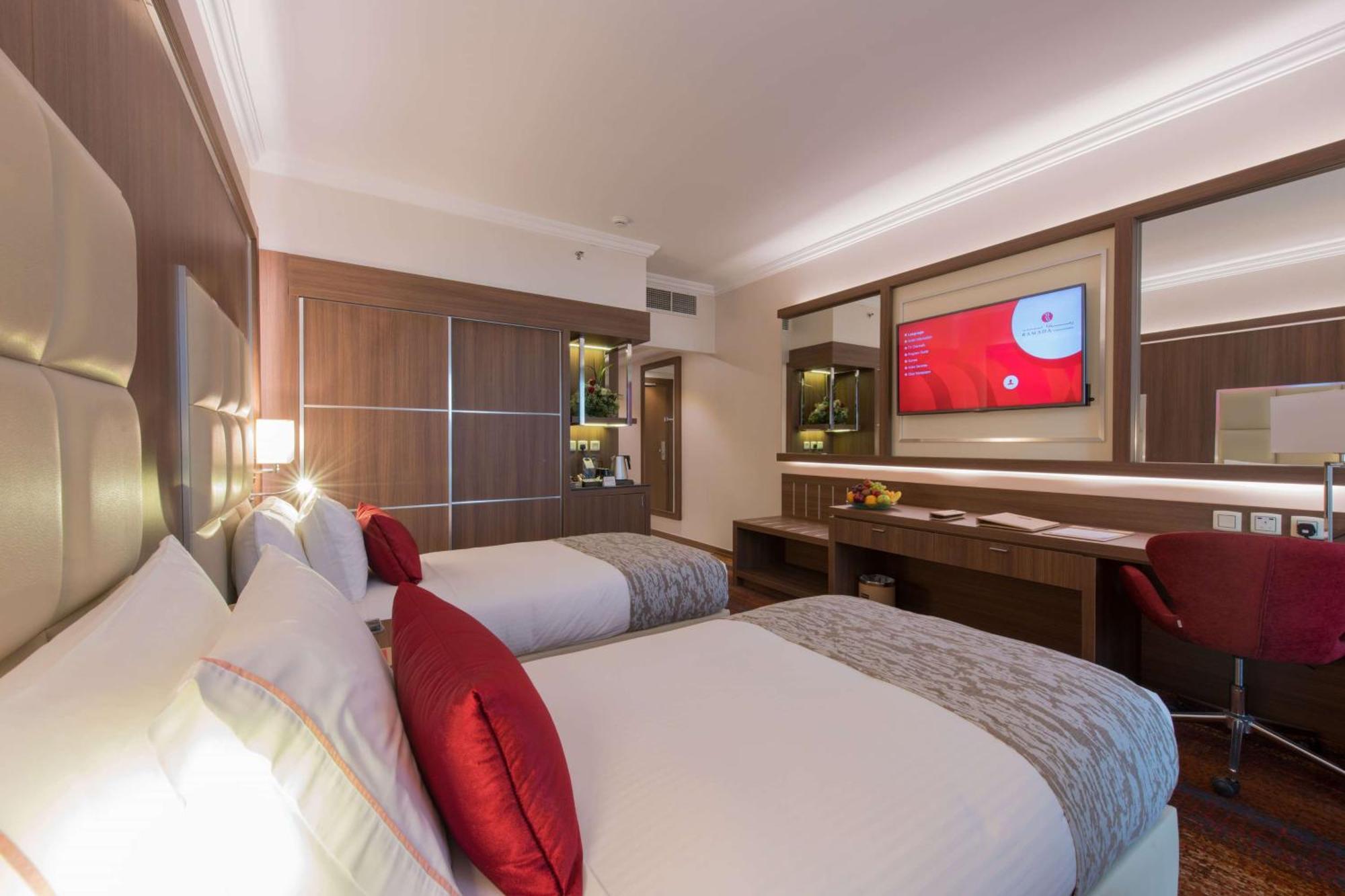 Ramada By Wyndham Continental Jeddah Hotel Екстериор снимка