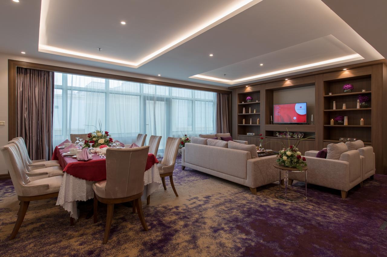 Ramada By Wyndham Continental Jeddah Hotel Екстериор снимка