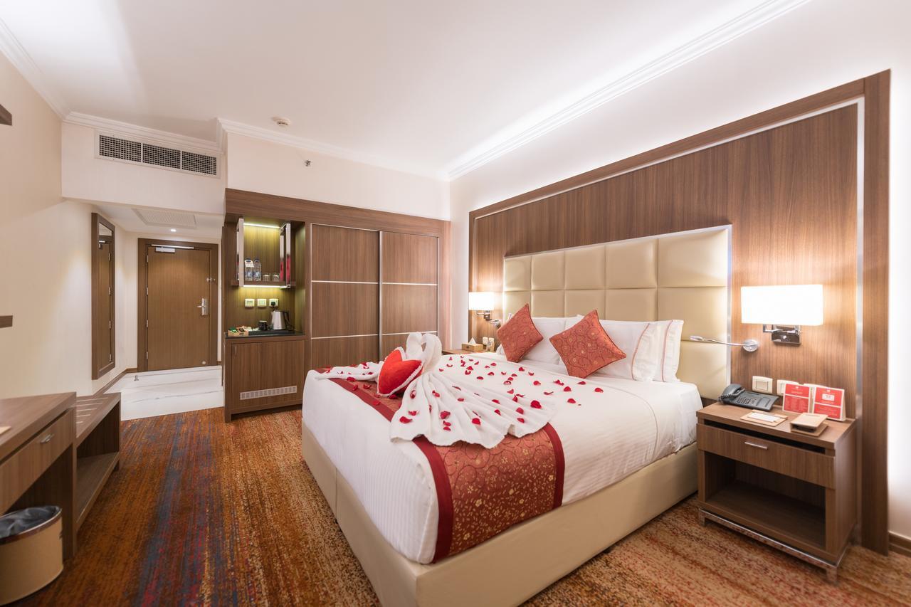 Ramada By Wyndham Continental Jeddah Hotel Екстериор снимка