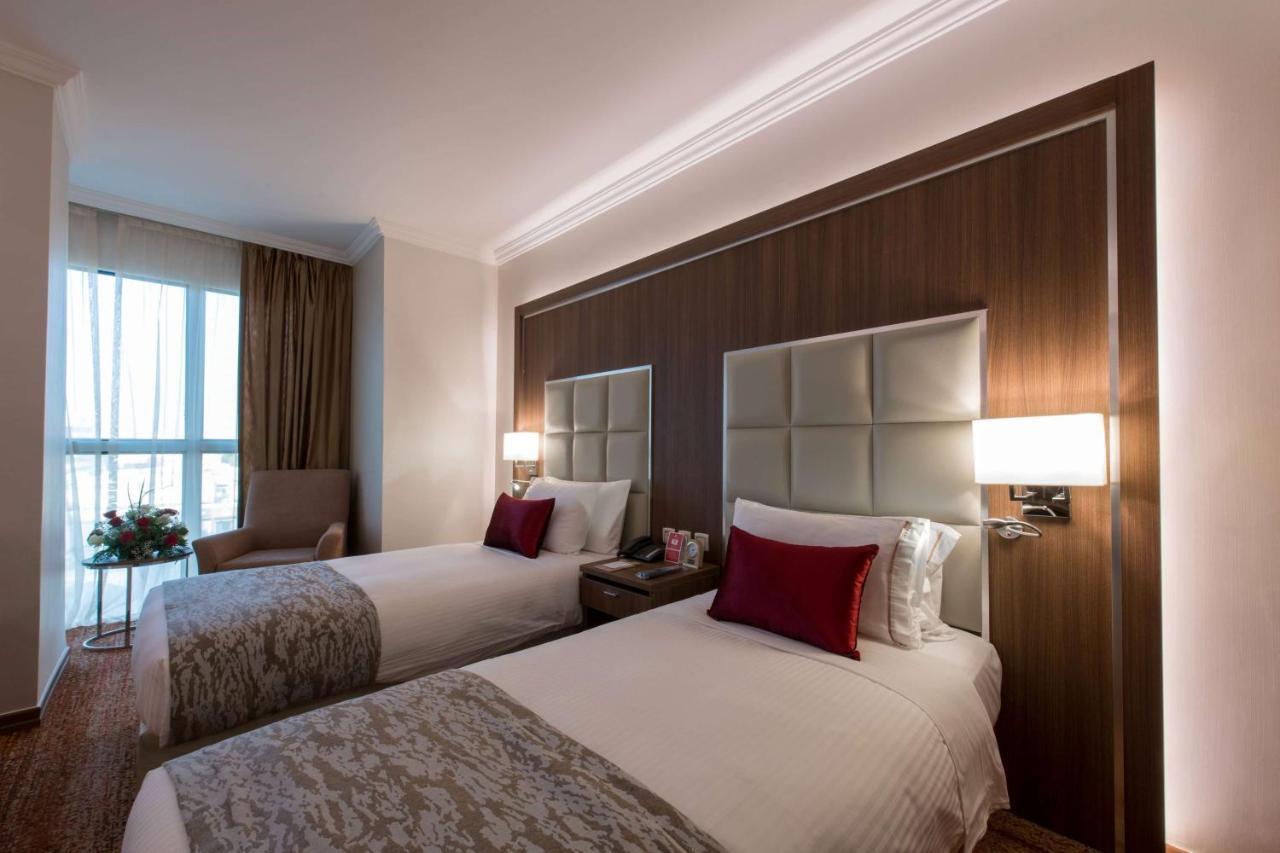 Ramada By Wyndham Continental Jeddah Hotel Екстериор снимка
