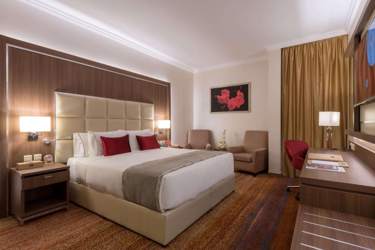 Ramada By Wyndham Continental Jeddah Hotel Екстериор снимка